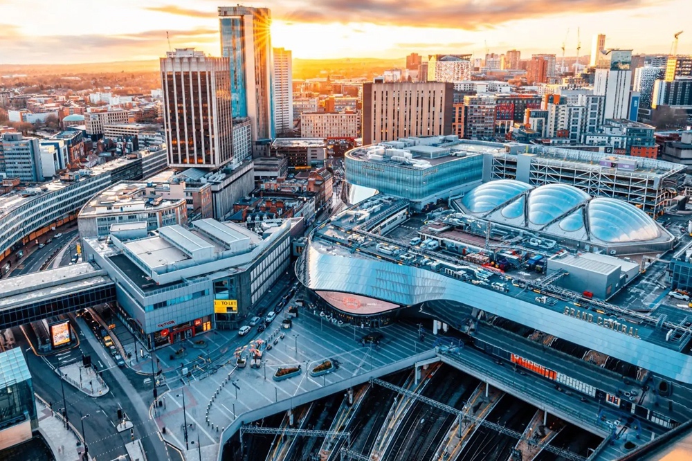 Birmingham’s historic canals and modern skyline